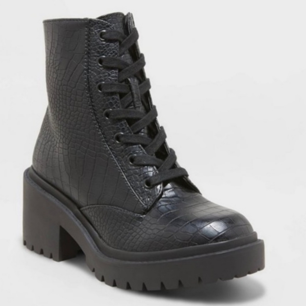 a new day Brie Boots Size 8